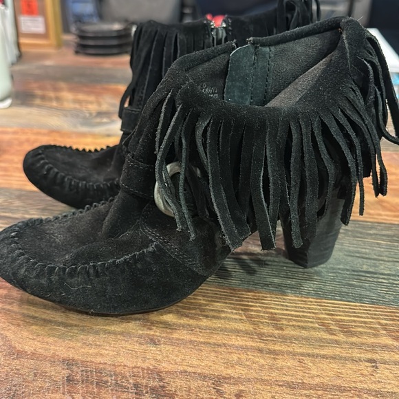 Suede leather tasseled black Born Booties 7 1/2 worn a few times only - Picture 3 of 7